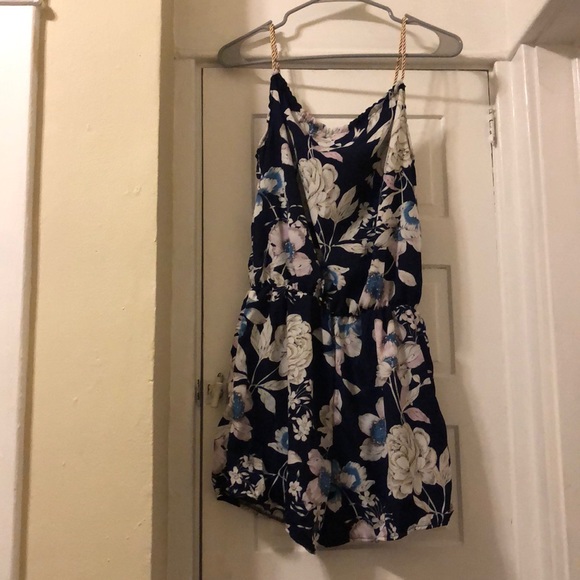 Navy/white floral romper - Picture 2 of 11